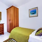 Apartamento Family Friendly Seaside - 2010 Rogoznica (Sibenik-Knin)