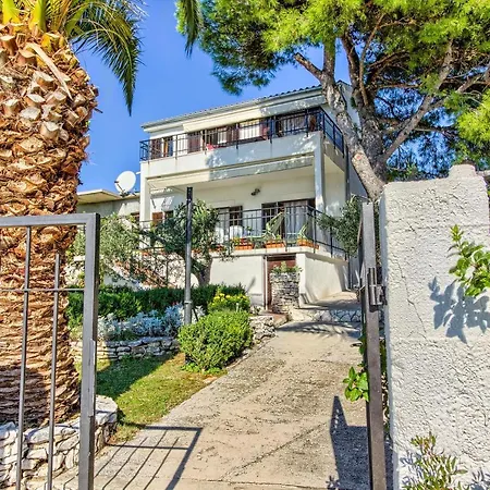 Family Friendly Seaside - 2010 Rogoznica (Sibenik-Knin)