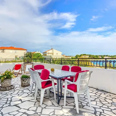 Διαμέρισμα Family Friendly Seaside - 2010 *