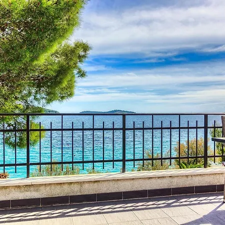 Family Friendly Seaside - 2010