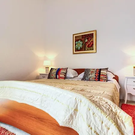 Family Friendly Seaside - 2010 Apartment *