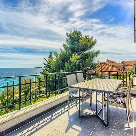 Family Friendly Seaside - 2010 Rogoznica (Sibenik-Knin)