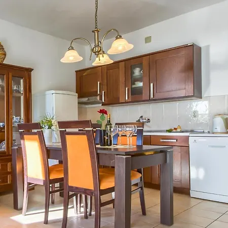 Family Friendly Seaside - 2010 Apartment