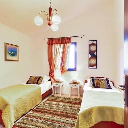 Family Friendly Seaside - 2010 *