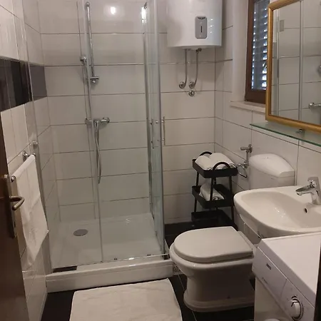 Family Friendly Seaside - 2010 Rogoznica (Sibenik-Knin)