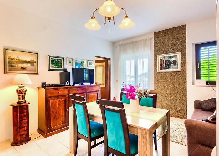 Apartman Family Friendly Seaside - 2010 *