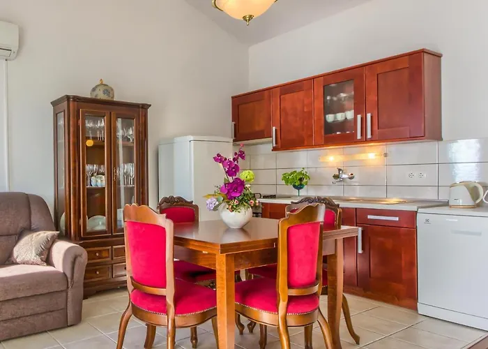 Family Friendly Seaside - 2010 Apartman