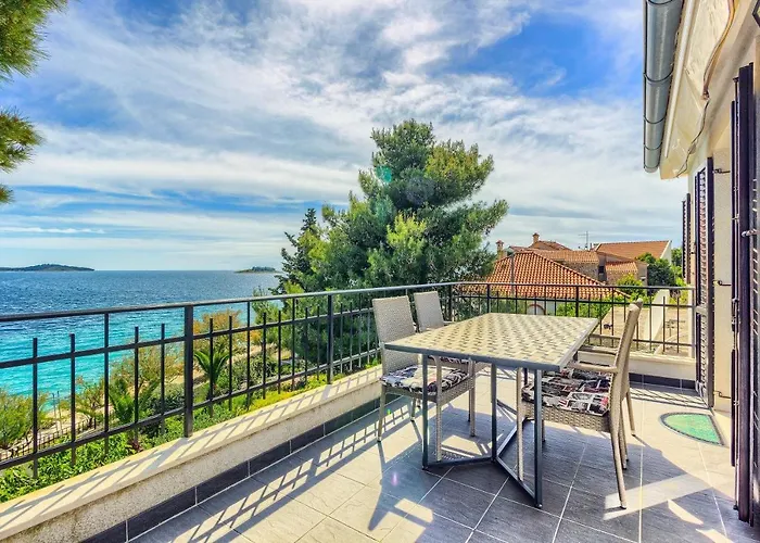 Family Friendly Seaside - 2010 Rogoznica (Sibenik-Knin)