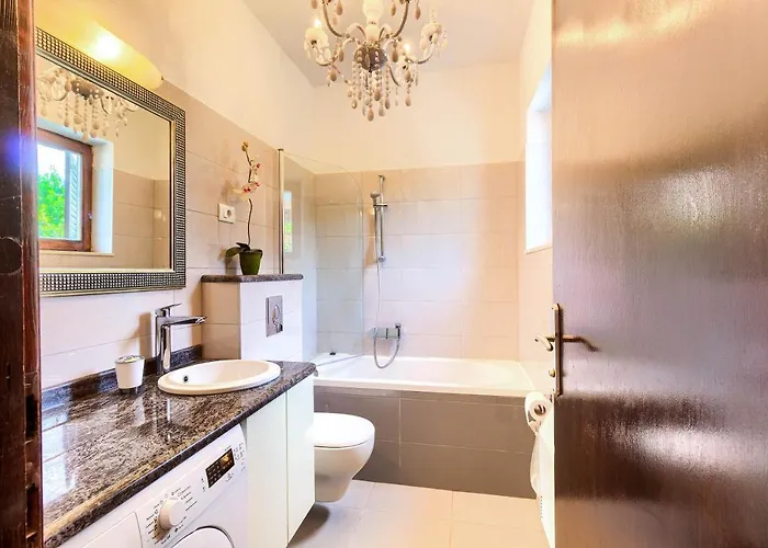 Family Friendly Seaside - 2010 Rogoznica (Sibenik-Knin)