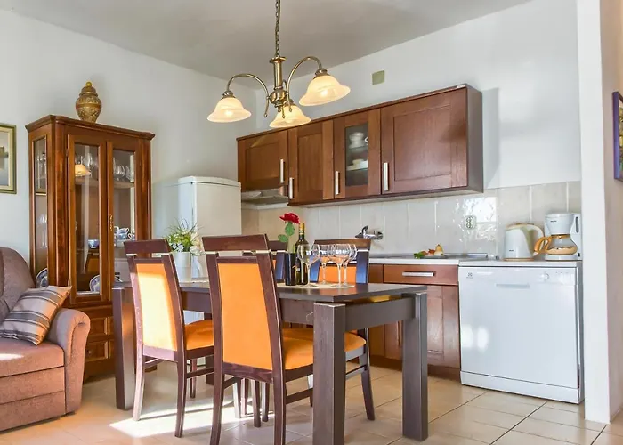 Family Friendly Seaside - 2010 Apartment