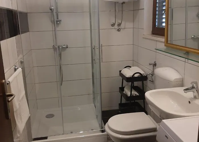 Family Friendly Seaside - 2010 Rogoznica (Sibenik-Knin)